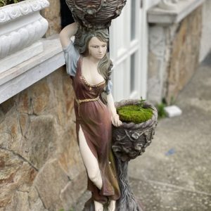 ART. 716 - Ženska s košarama