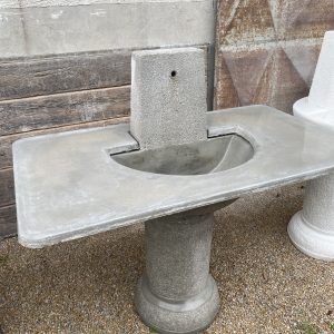 ART. 521 - SAMOSTOJEČI UMIVALNIK SIV Z MIZICO