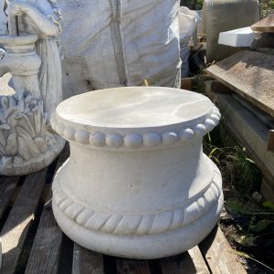 ART. 825 - Podstavek